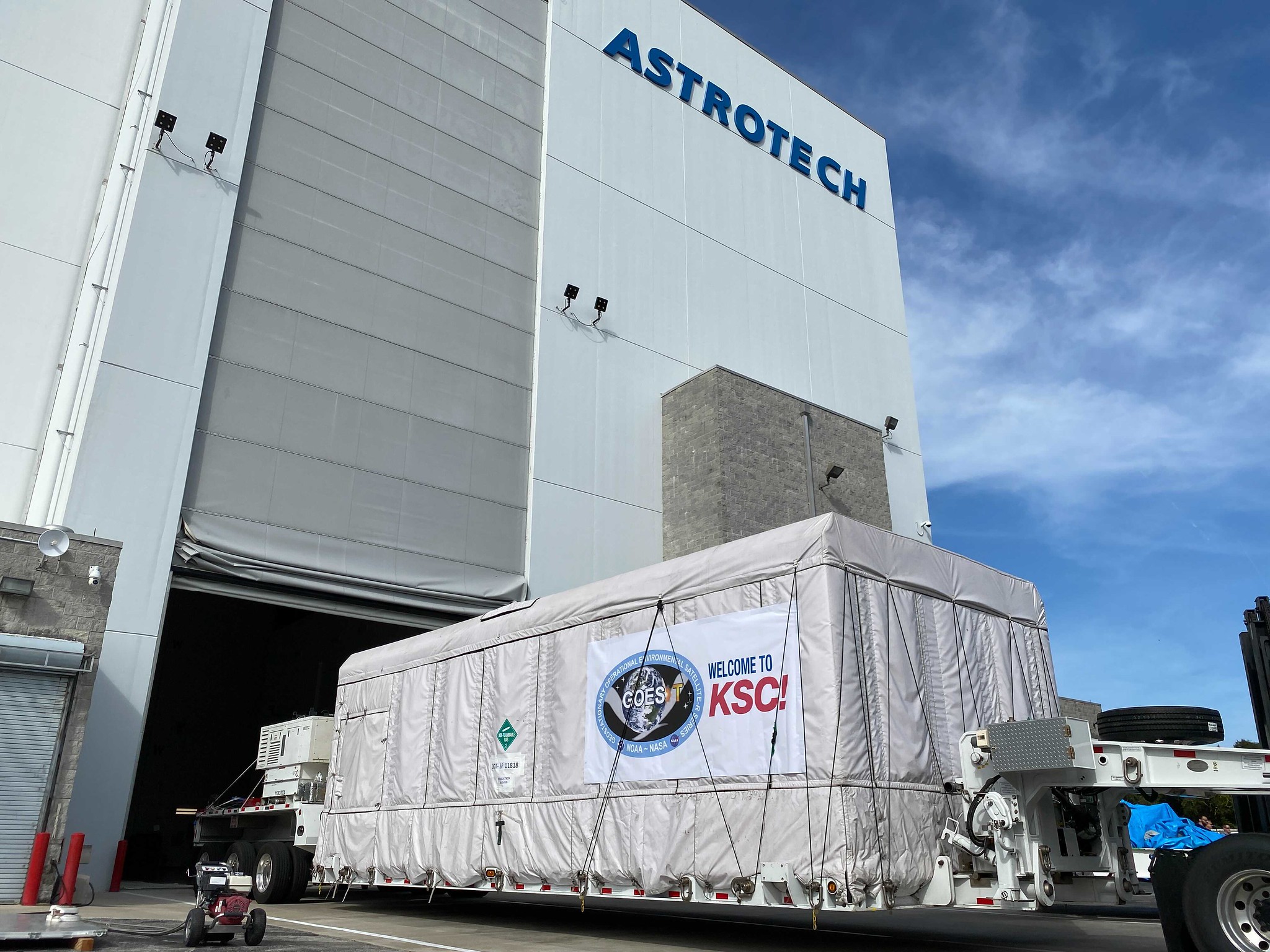 Goes-T satellite shipping container backing in to Astrotech Fl Building 9 Airlock
Photo: NASA